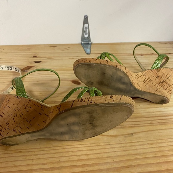 Daisy Fuentes Green Strappy Wedge-heeled Sandals with Cork Decor - Picture 7 of 8